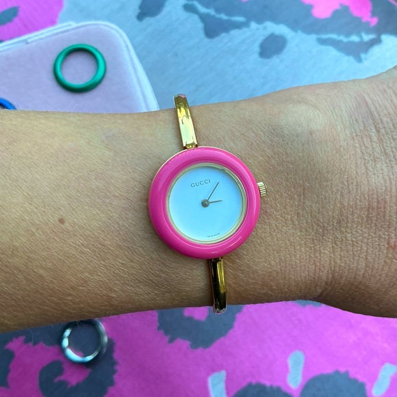 Gucci bangle watch with beautiful faces❤️💚💙🤍🧡 - Picture 8 of 15